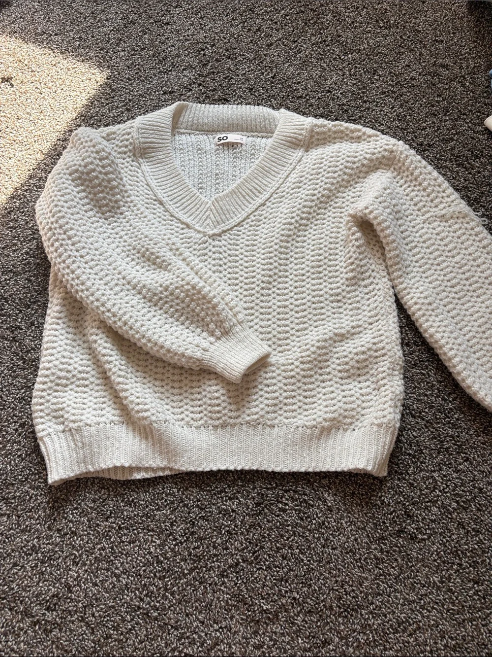 SO Cream V-Neck Textured Knit Sweater